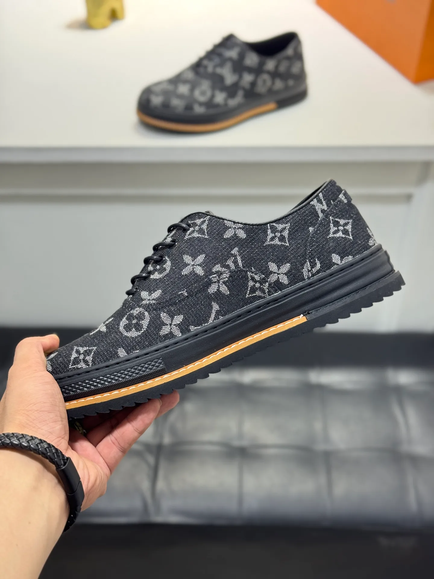 Men's shoes 💰400 [New style] 🌂🌂Top original order - Louis Vuitton®️ Trendy and fashionable yet low-key men's casual shoes, LV special fabric pattern on the upper, comfortable and breathable, sheepskin lining, original rubber outsole, 3 colors available ~ a must-have for sportsmen. Size: 38-44 (45 customized